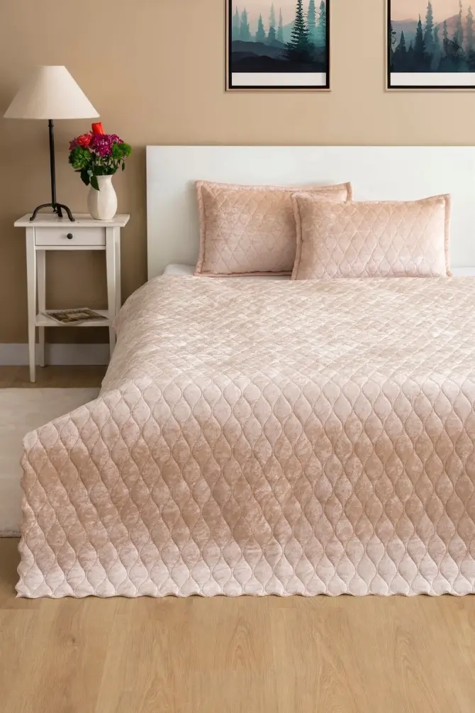 West Home Beige Double Bedspread (8' × 8,5') - 1